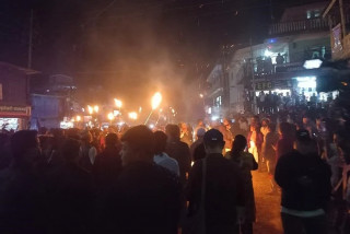 एमाले अध्यक्ष ओली लक्षित मसाल जुलुस