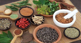 आयुर्वेदिक उपचारको साँच्चै कुनै साइड इफेक्ट हुँदैन ? के भन्छन् डाक्टर