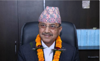 कार्यबाहक प्रधानमन्त्रीको जिम्मेवारी रक्षामन्त्री पूर्णबहादुर खड्कालाई