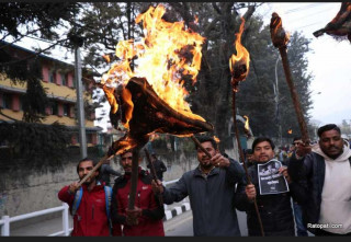 मन्त्री ज्वालालाई बर्खास्त गर्न माग गर्दै अनेरास्ववियुको मसाल जुलुस