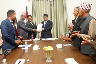 राष्ट्रिय समझदारीअनुसार शान्ति प्रक्रिया टुङ्गो लाग्छ : प्रधानमन्त्री 