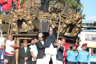 ललितपुरको जावलाखेलमा आज रातो मच्छिन्द्रनाथको भोटो देखाइयो