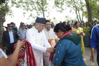माओवादी केन्द्र द्वारा सहिद परिवार भेटघाट तथा सम्मान कार्यक्रम आयोजना