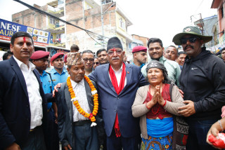 अध्यक्ष प्रचण्ड नेतृत्वको अभियानलाई बागलुङ नगरपालिकाको स्वागत, ज्ञापनपत्र पेस