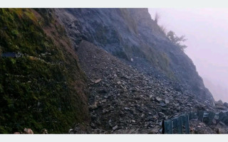 पहिराले जयपृथ्वी राजमार्ग अवरुद्ध